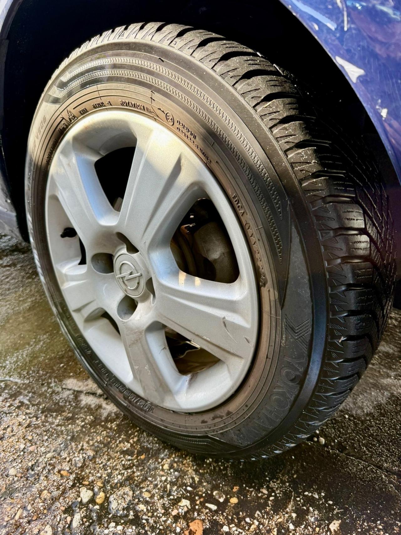 Opel Meriva 1.4 Benzina neopatentati uniproprietario