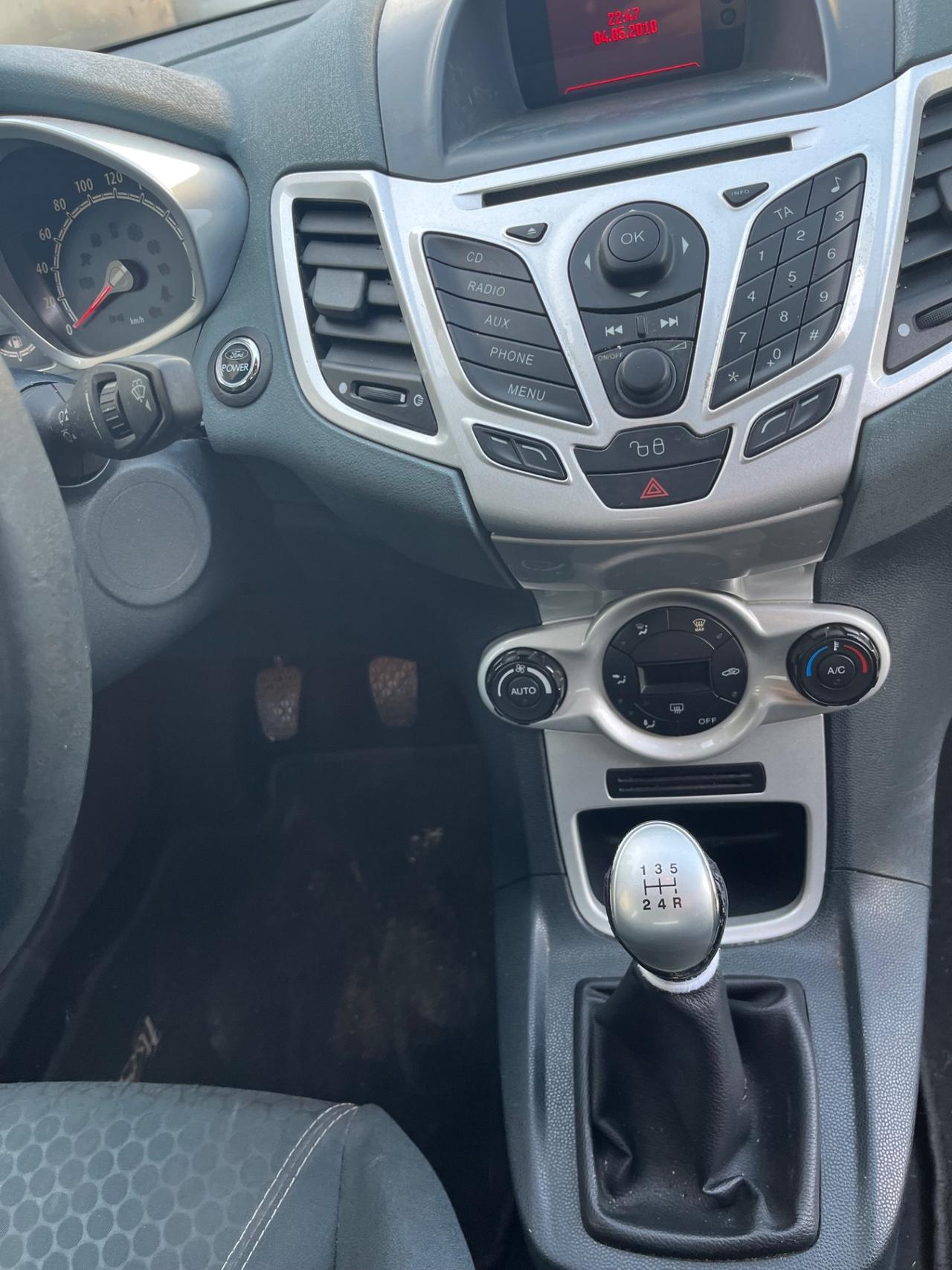 Ford Fiesta 1.2 BENZINA Titanium