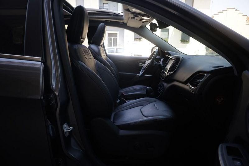 Jeep Cherokee Jeep Cherokee 2.2 Mjt 195cv Overland 4WD Auto ANNO 2019