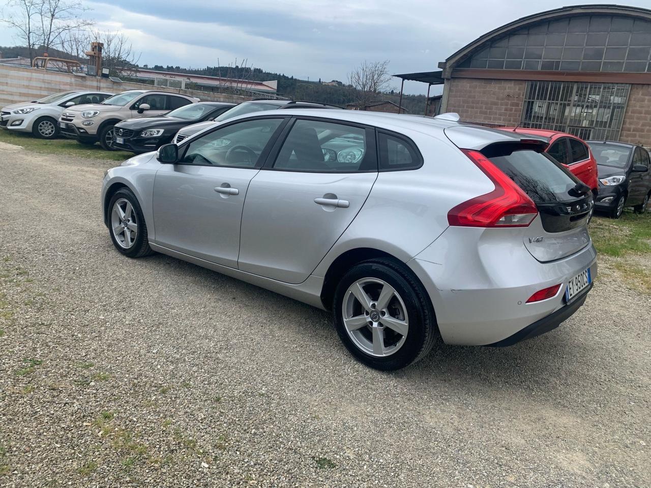 Volvo V40 D2 1.6 Summum 2015 233.000 KM