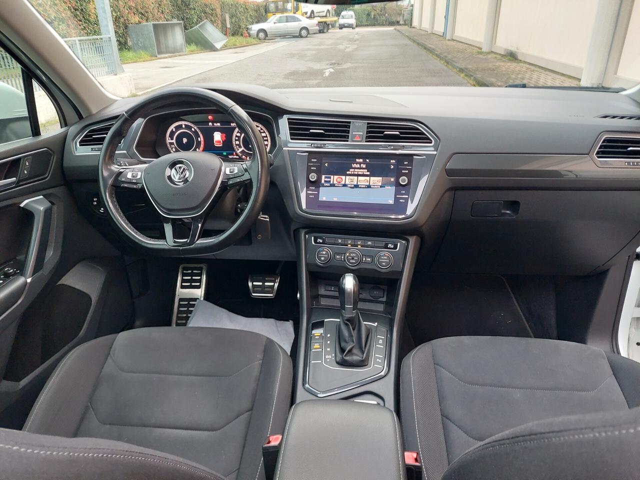 Volkswagen Tiguan 2.0 TDI SCR DSG .. R-LINE