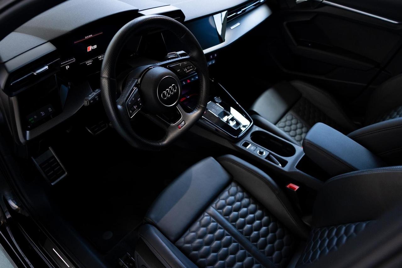 Audi RS3 Sportback 2.5 tfsi quattro s-tronic 400cv black edition