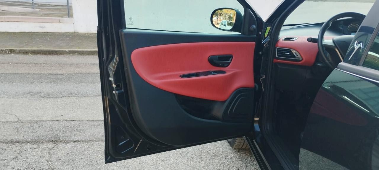 Lancia Ypsilon 1.2 69 CV 5 porte S&S Gold