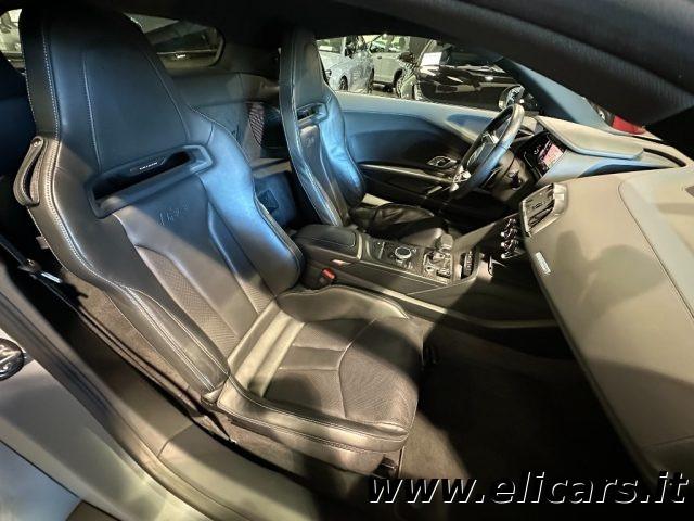 AUDI R8 R8 V10 quattro S tronic performance