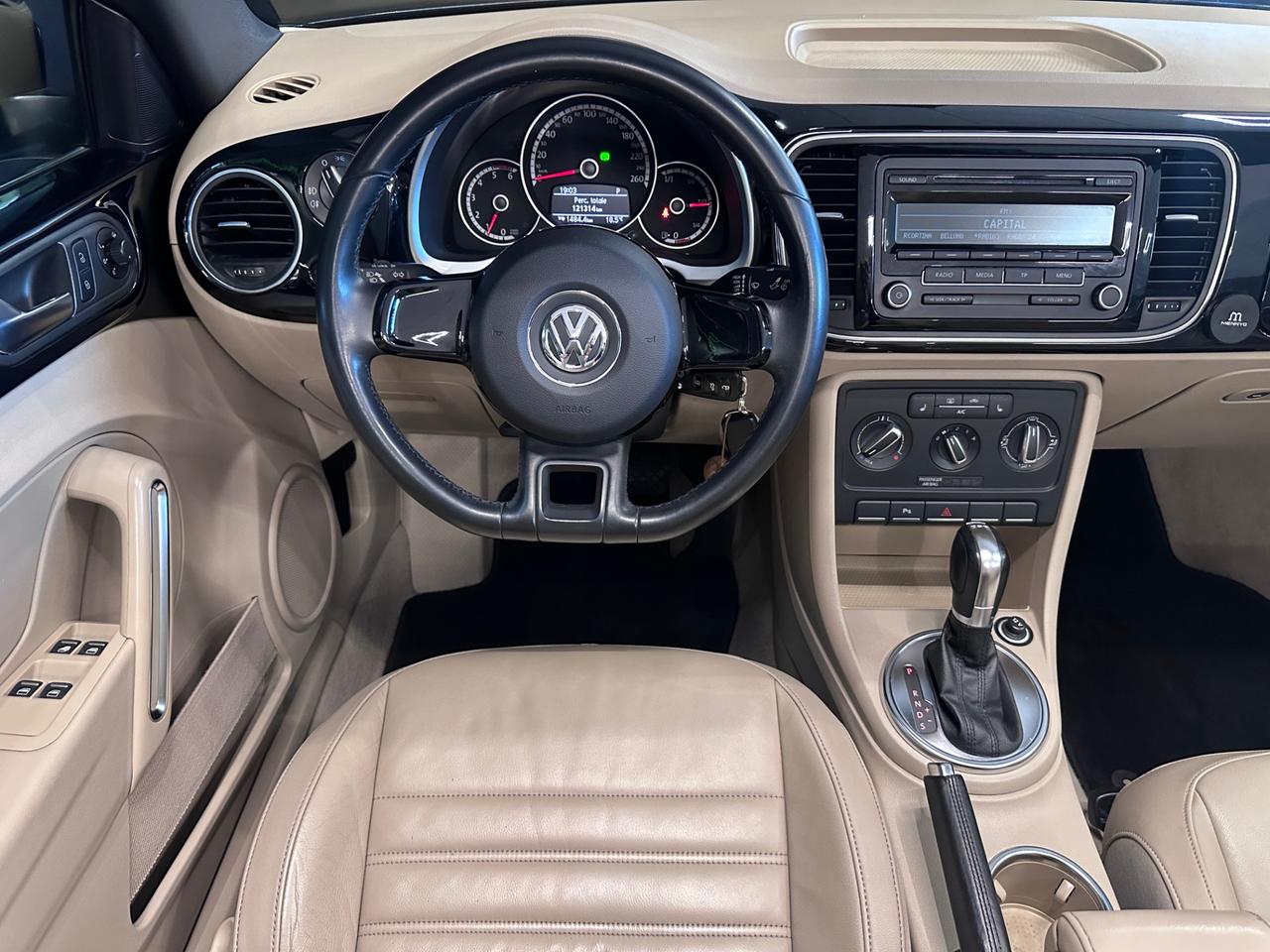 Volkswagen Maggiolino Cabrio 1.6 tdi Design 105cv dsg
