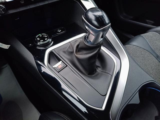 PEUGEOT 3008 PureTech Turbo 130 Allure