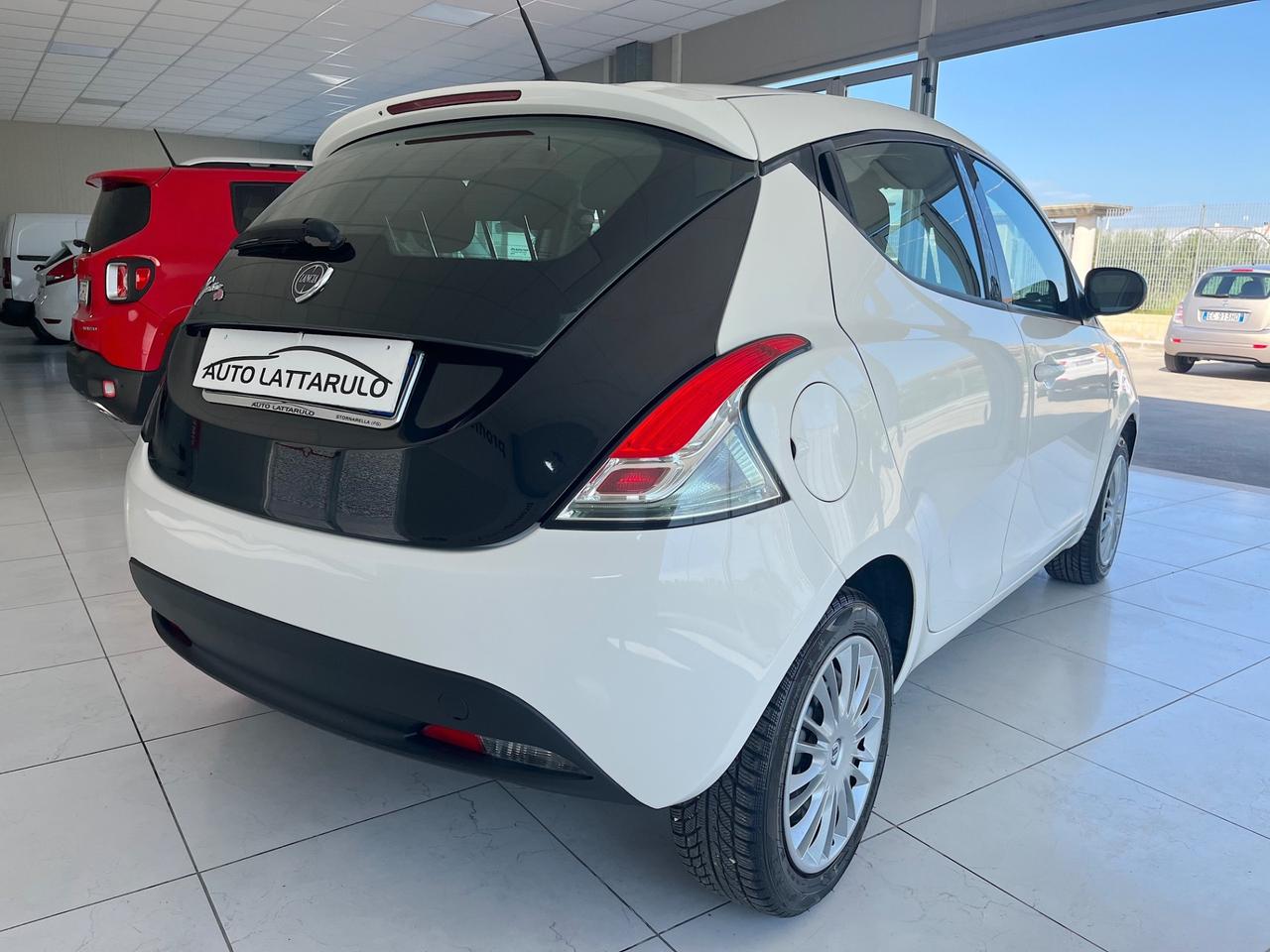 Lancia Ypsilon 1.2 69 CV 5 porte 111000 km