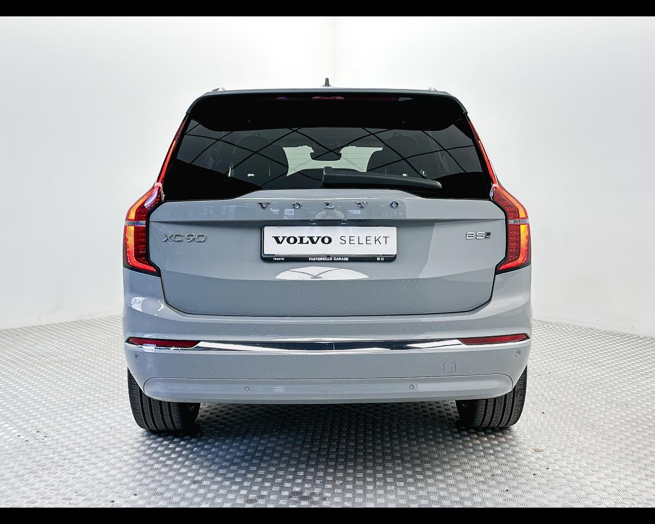 VOLVO XC90 B5 AWD automatico 7 posti Plus Bright