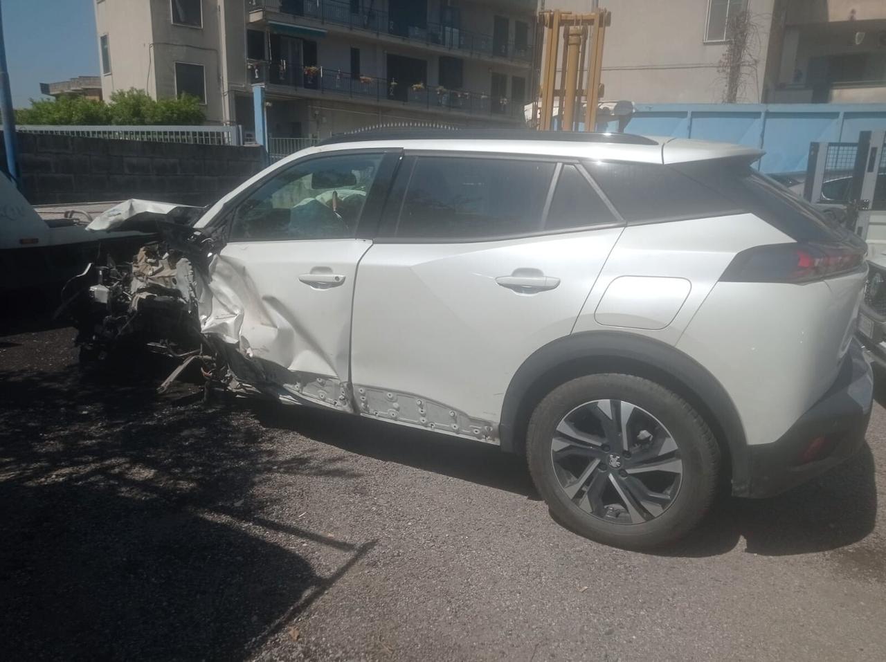 Peugeot 2008 BlueHDi 130 S&S EAT8 GT-2023
