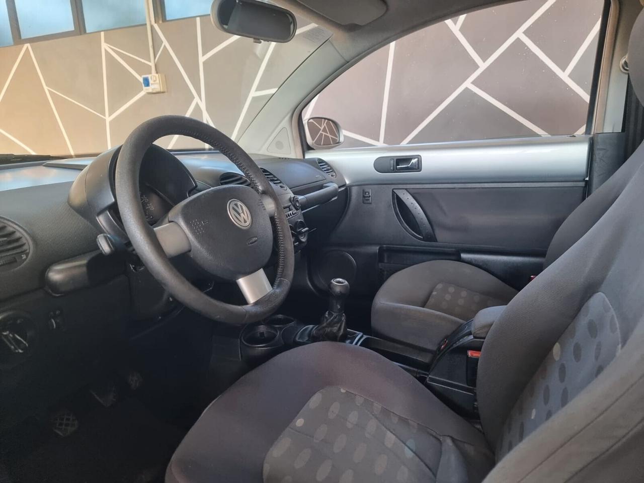 Volkswagen New Beetle 1.4 16V ARTE NEOPATENTATI