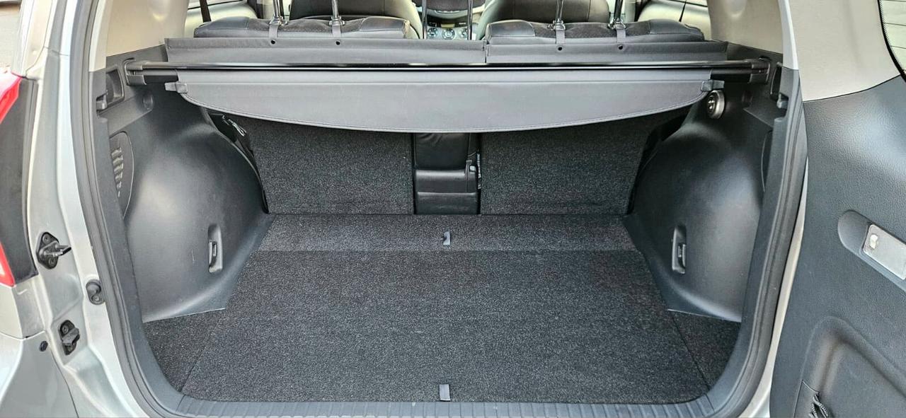 Toyota RAV 4 2.2 D-4D 150 CV Lounge (4x4)