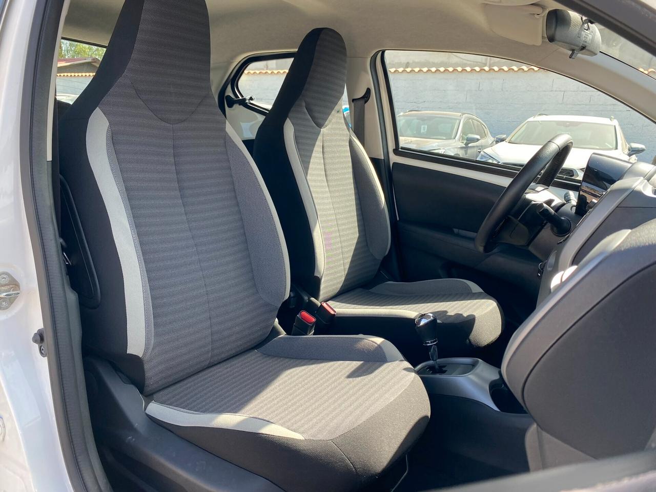 Toyota Aygo 1.0 x-play 72CV 5 porte