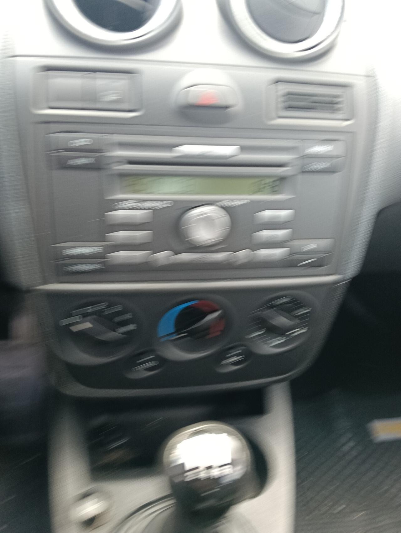 Ford Fiesta 1.4 TDCi 3p.Neopatentati