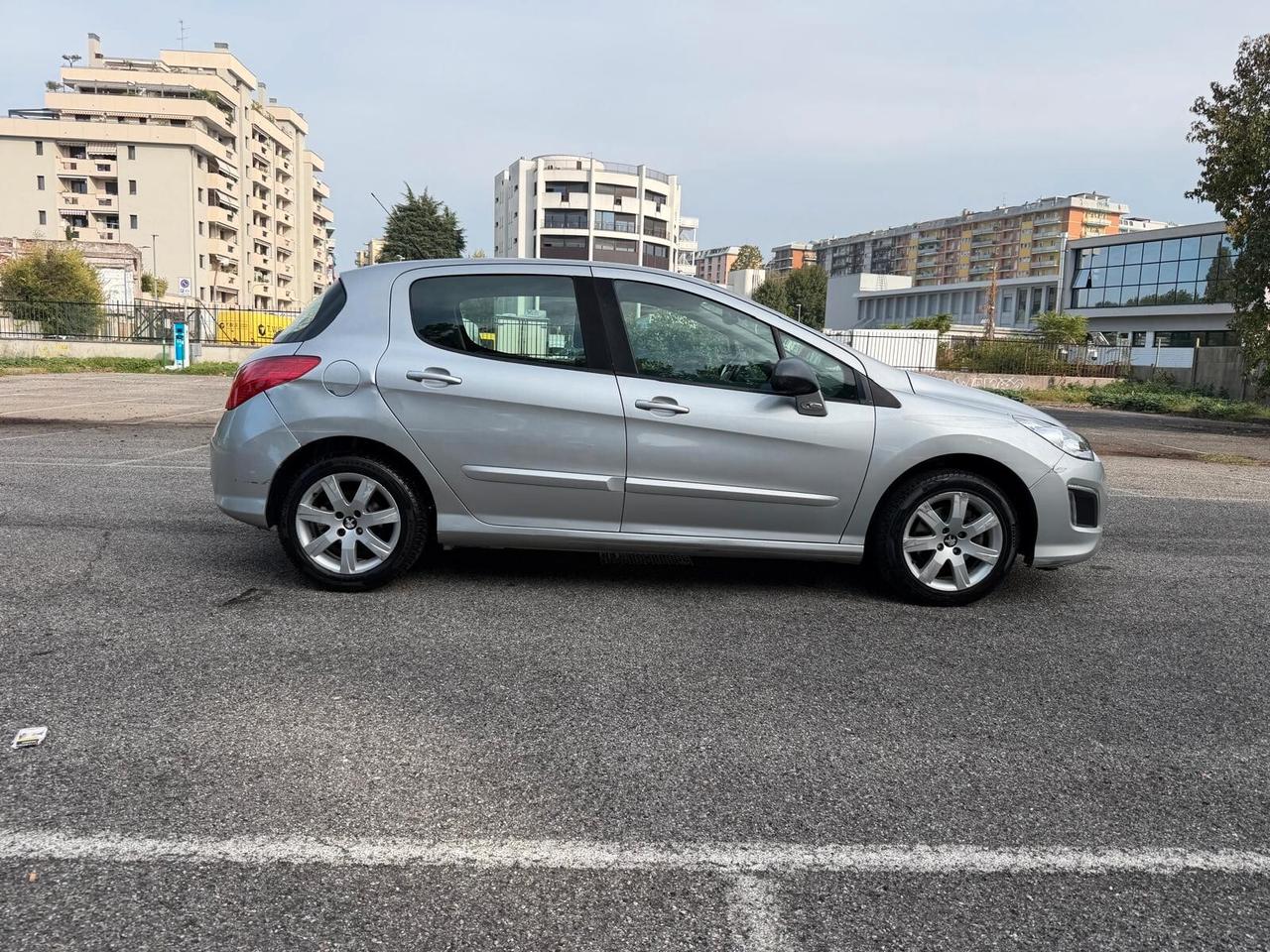Peugeot 308 1.6 VTi 120CV 5p. Active