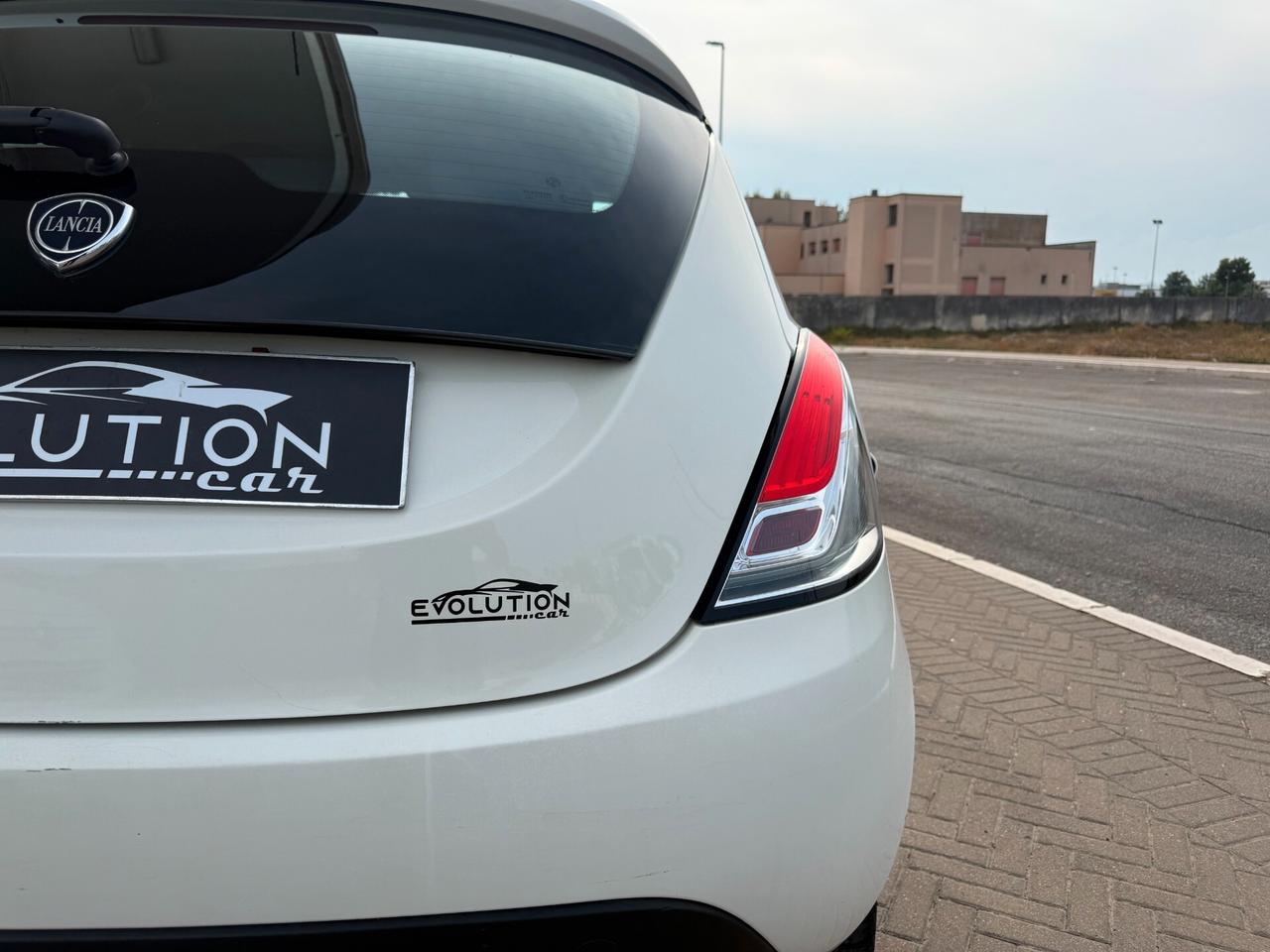 Lancia Ypsilon 1.2 69 CV 5 porte GPL Ecochic Gold