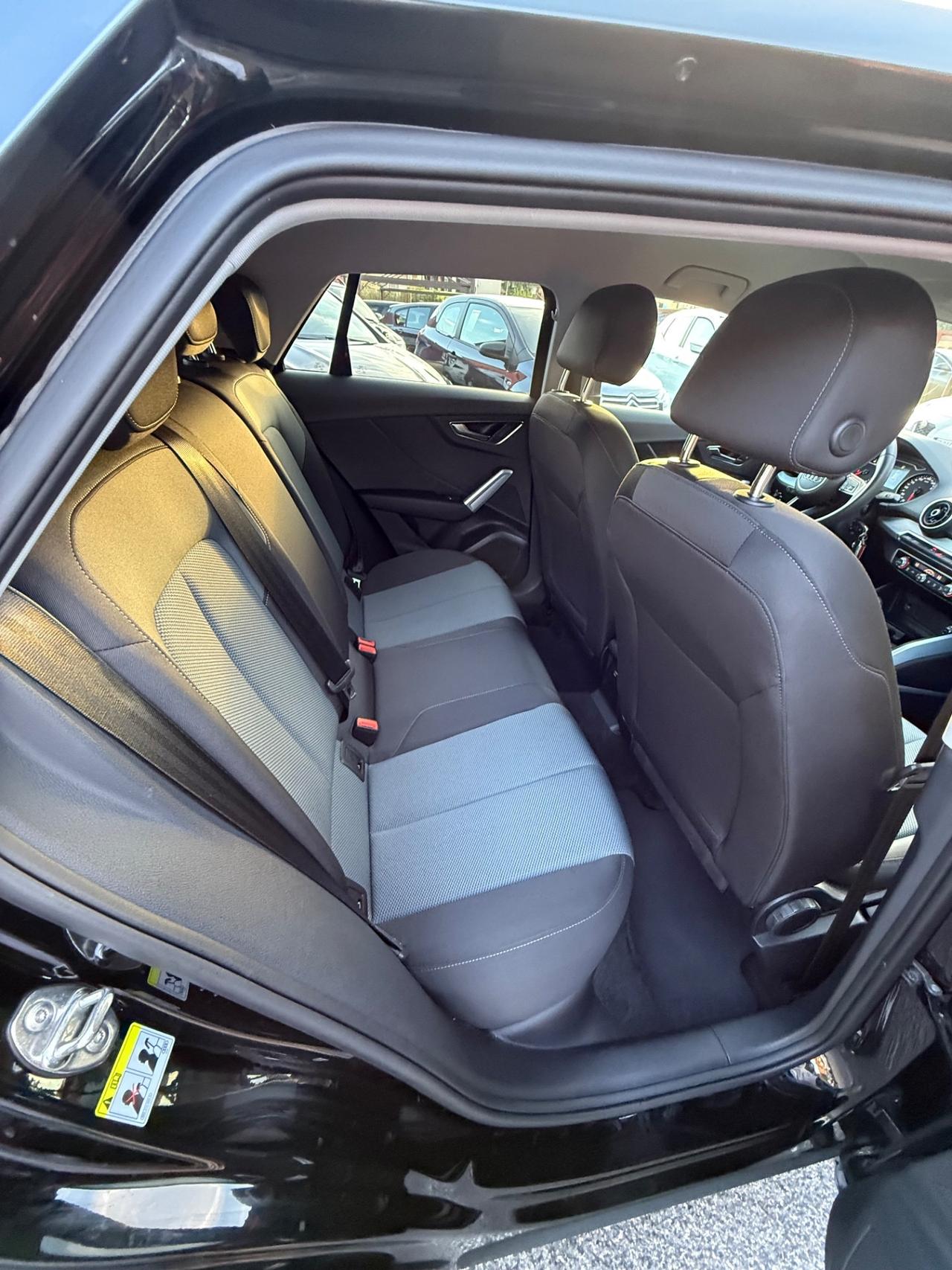 Q2 1.6 TDI S-tronic-S line-unipro-rate-garanzia