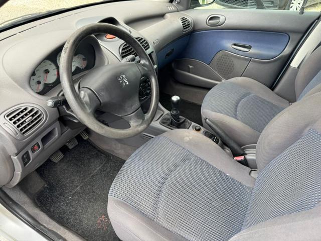 PEUGEOT 206 1.1 5p. Lee