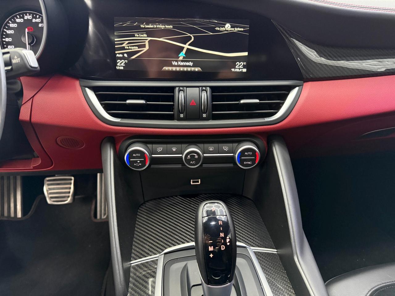 Alfa Romeo Giulia 2.9 V6 Bi-Turbo AT8 Quadrifoglio