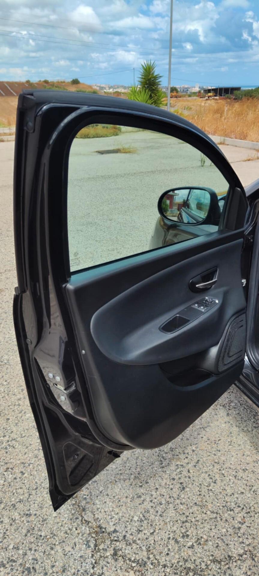 Lancia Ypsilon 0.9 TwinAir 85 CV 5 porte Metano Ecochic Gold