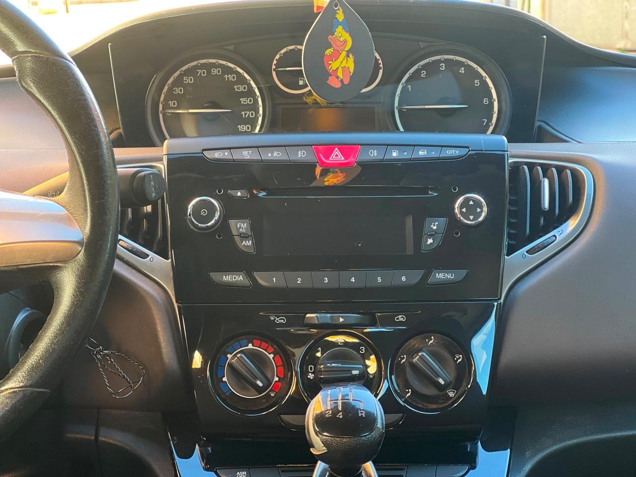 Lancia Ypsilon 0.9 TwinAir 85 CV 5 porte Metano Ecochic Gold