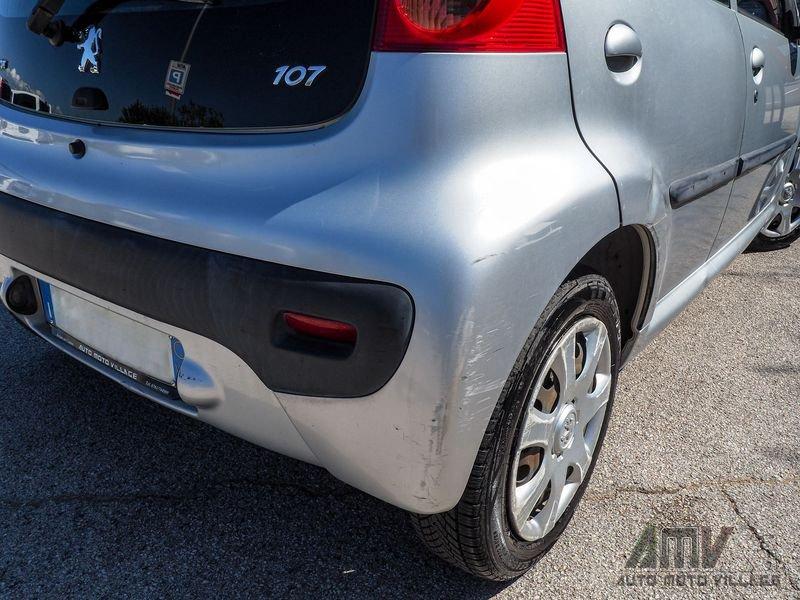 Peugeot 107 1.0 68CV 5p. Sweet Years 2Tronic