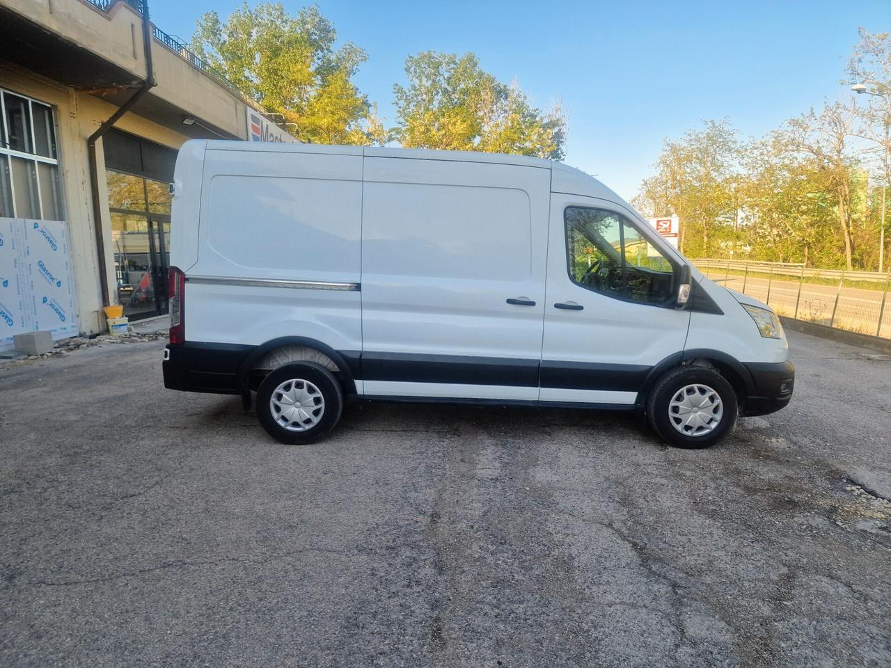 Ford Transit 350 L2H2 2.0 EcoBlue 170 CV – Motore NUOVO 0 KM