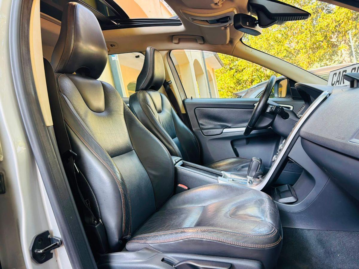 Volvo XC60 2.4 D5 Automatica AWD Tetto Summum