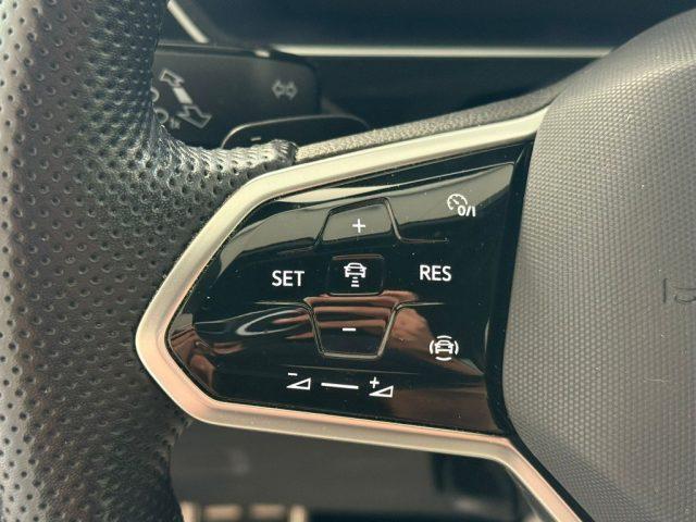 VOLKSWAGEN Tiguan 2.0 TDI 150 CV SCR DSG R-Line