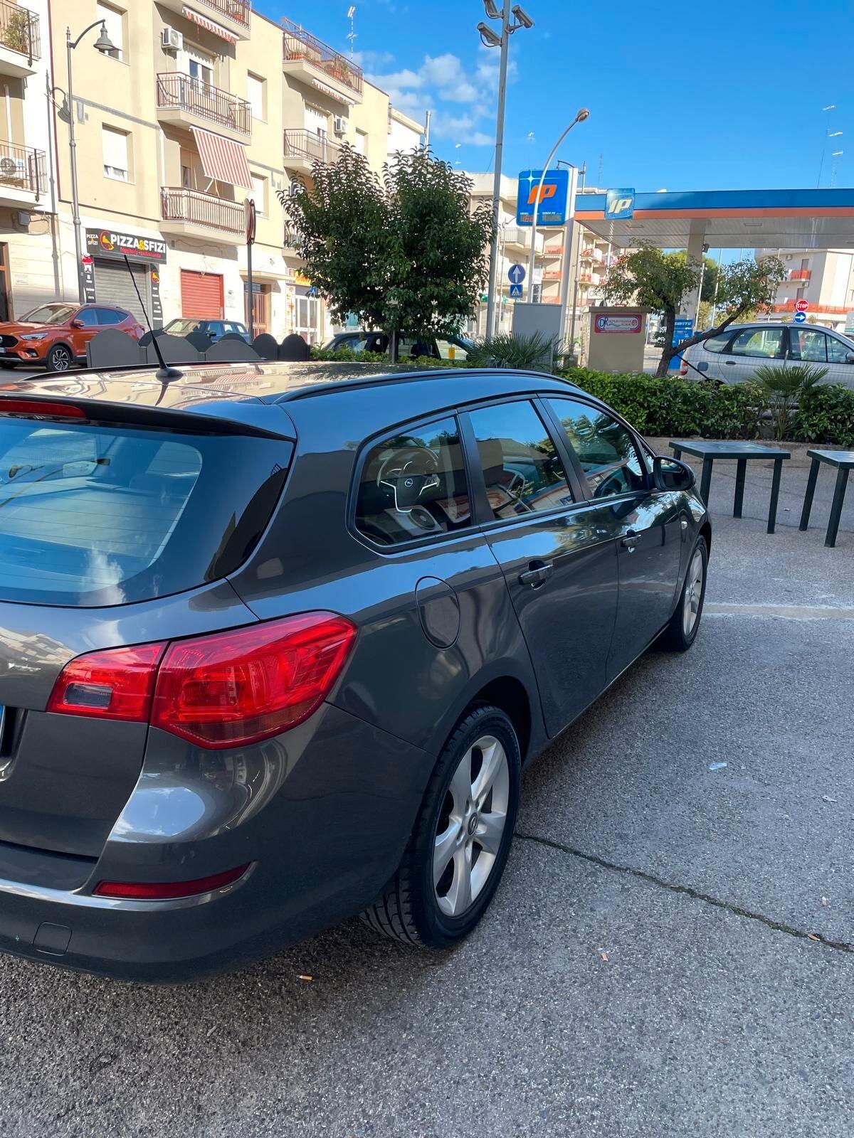 Opel Astra 1.7 CDTI 110CV Sports Tourer Cosmo