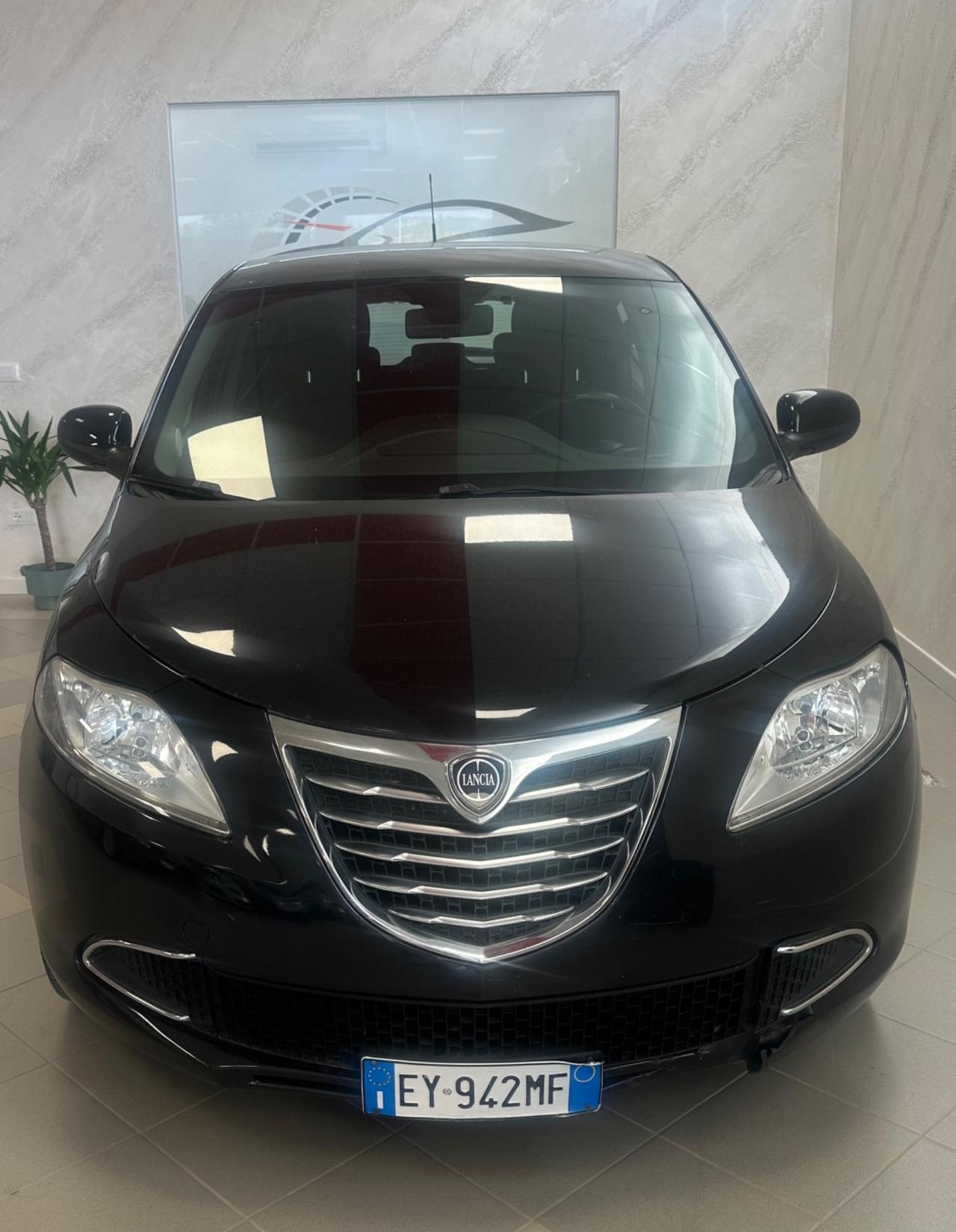 Lancia Ypsilon 1.2 69 CV 5 porte Platinum