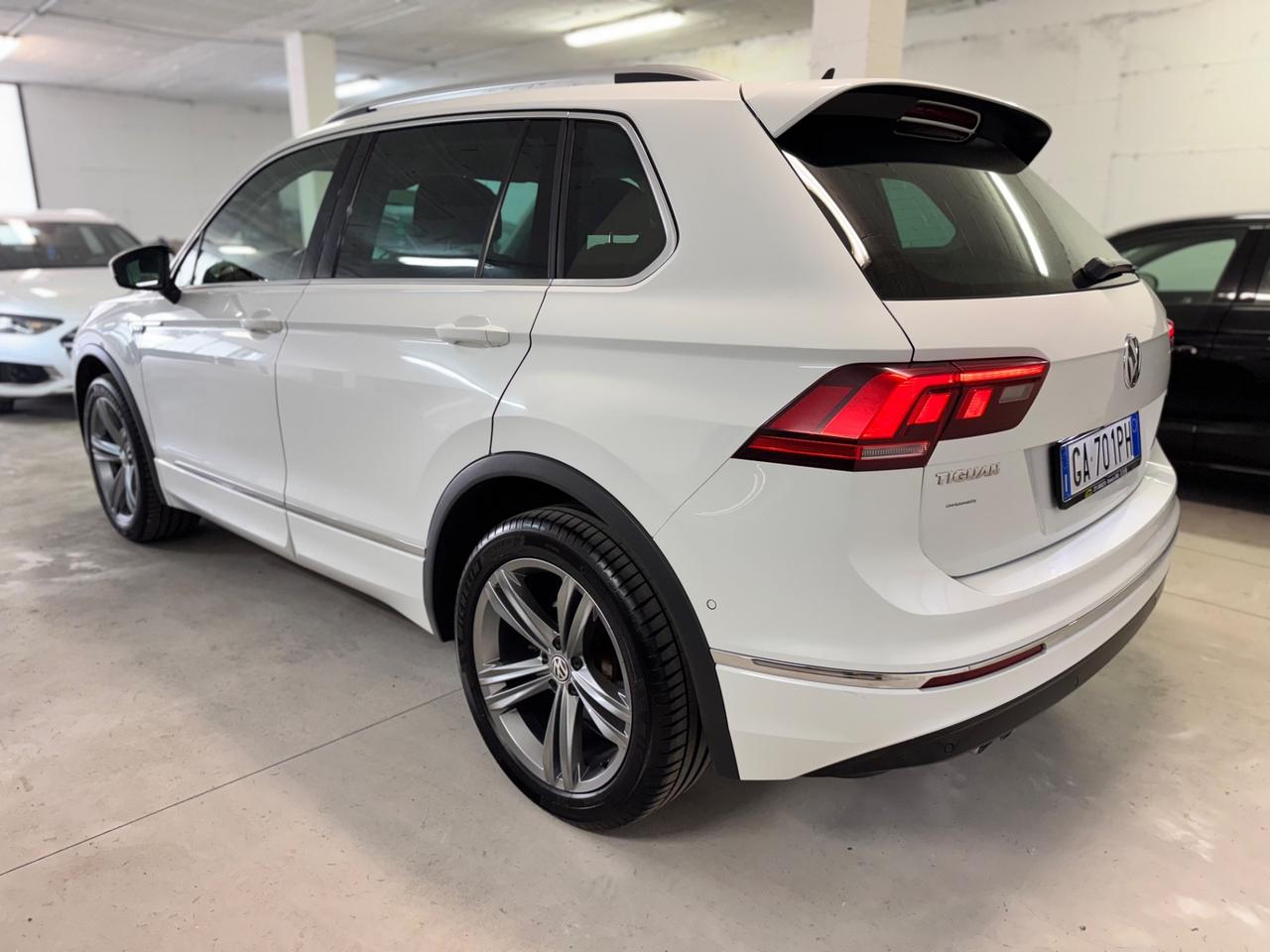 Volkswagen Tiguan 2.0 TDI SCR DSG 4MOTION Sport BMT R-LINE