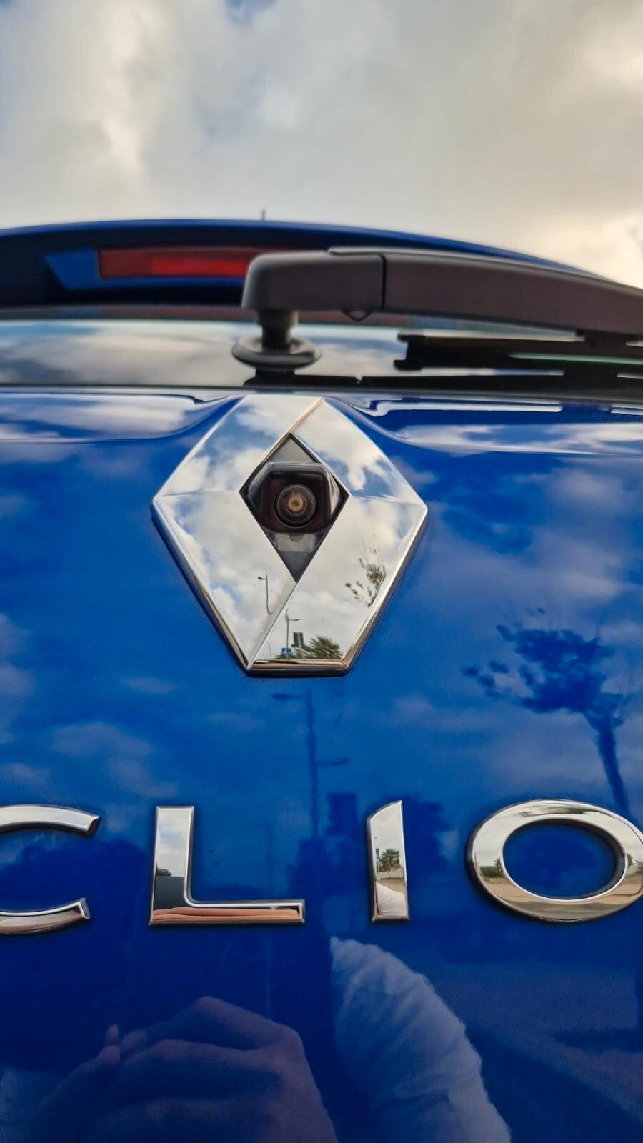 Renault Clio dCi 8V 90 CV EDC 5 porte Moschino Intens