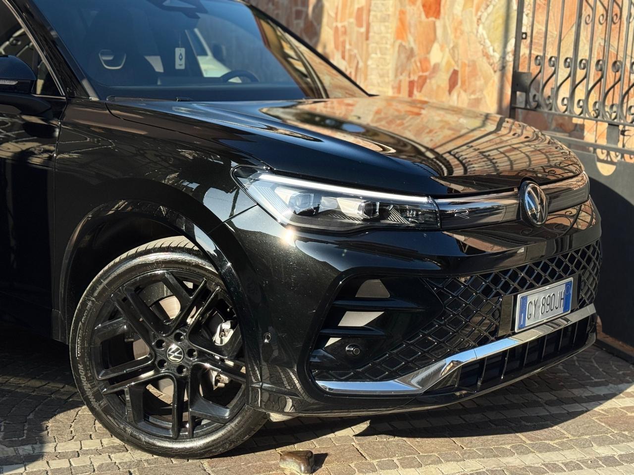 Volkswagen Tiguan 2.0 TDI 150 CV DSG R-Line TETTO IVA DEDUCIBILE