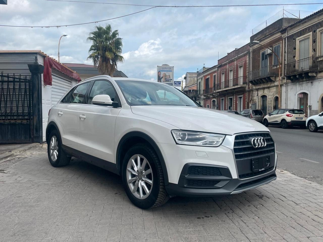 Audi Q3 2.0 TDI 150 CV Business