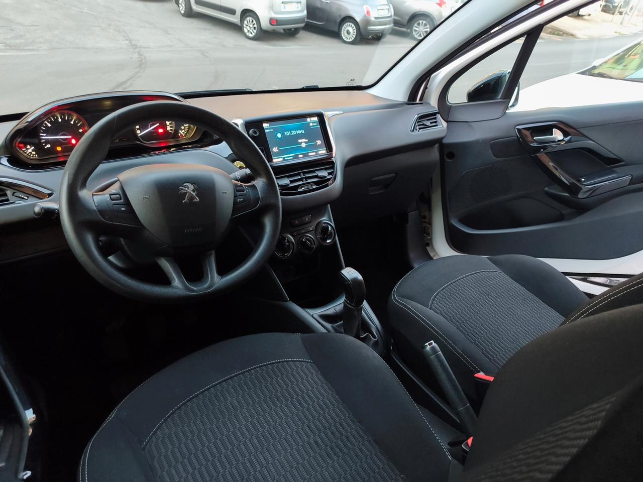 Peugeot 208 1.5 diesel pari al nuovo