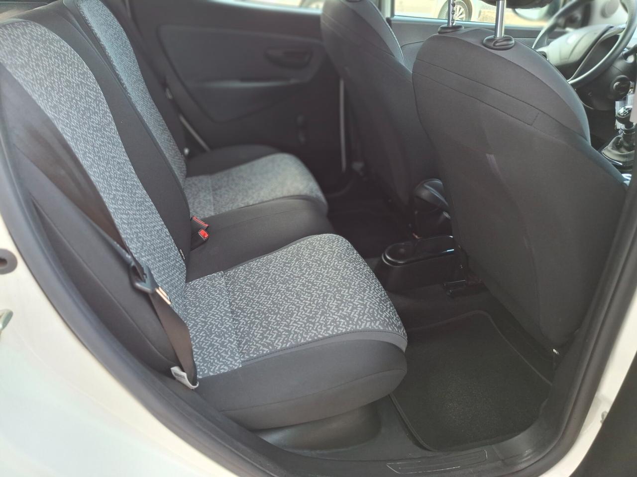Lancia Ypsilon 1.0 FireFly 5 porte S&S Hybrid Silver Plus