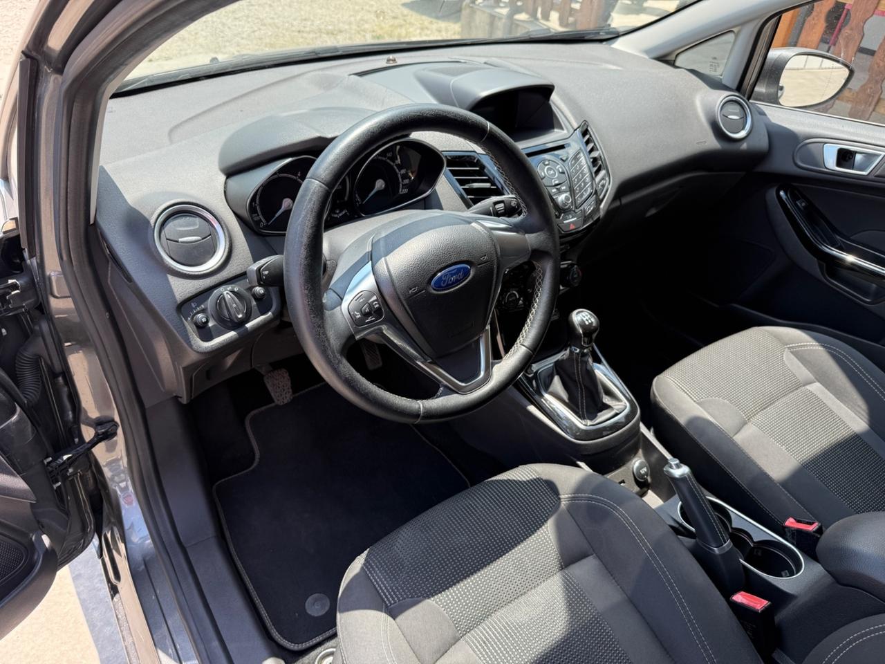 Ford Fiesta 1.5 TDCi 75CV 5 porte Titanium