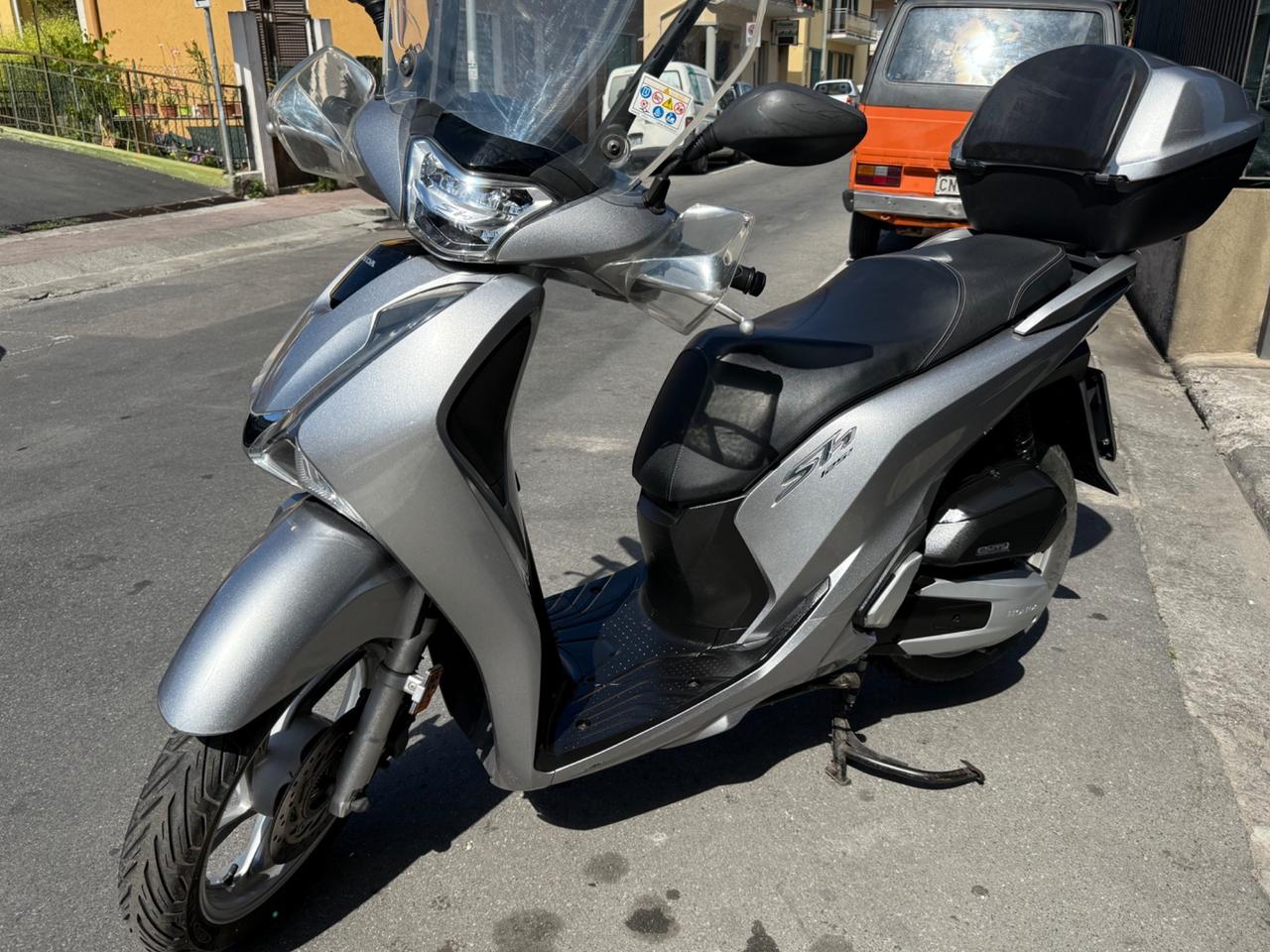 HONDA SH 125 i.e ABS - SOLO 4000 km -