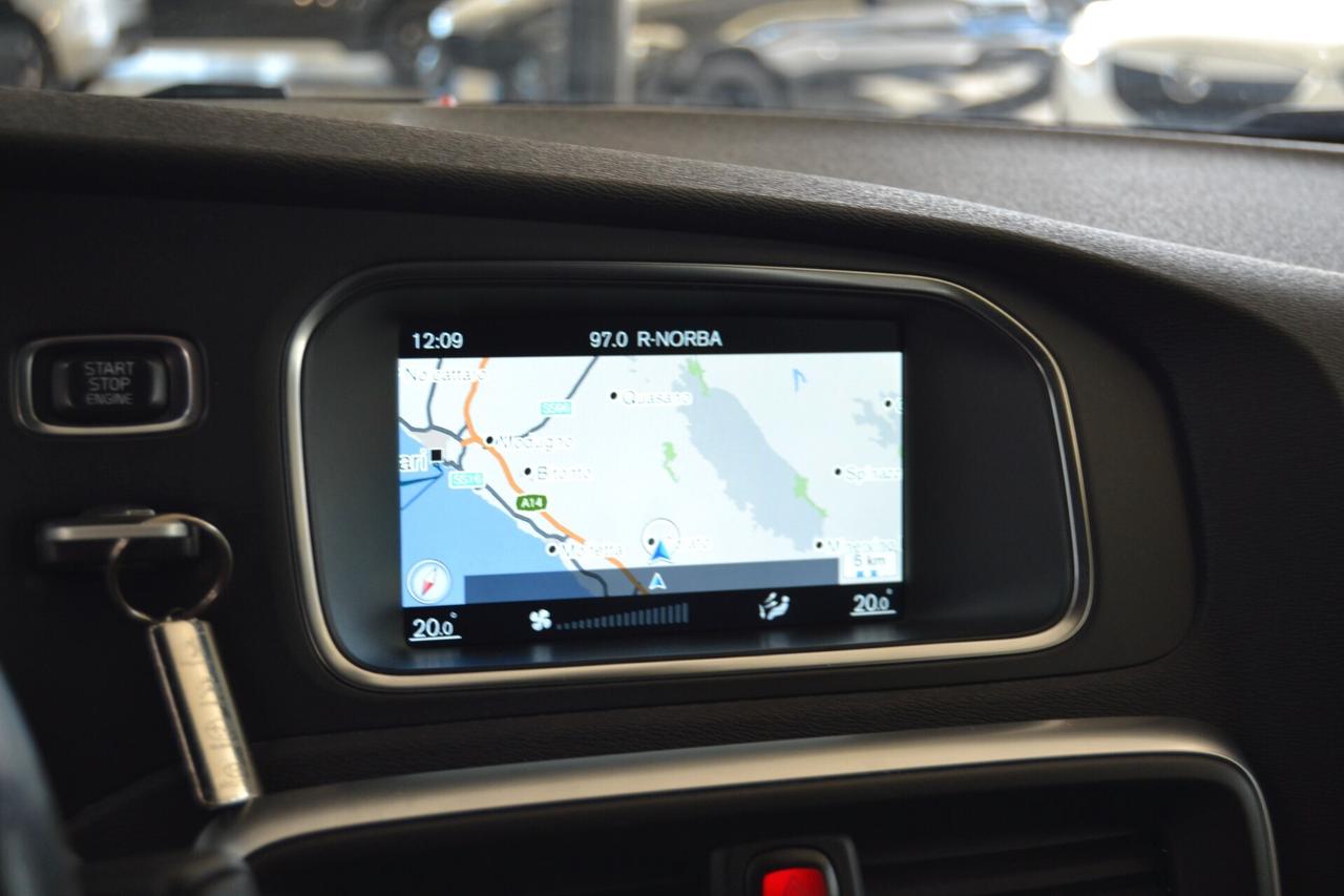 Volvo V40 D2 1.6 R-Design UniPro/Navi/Xenon/Cruse/Pelle