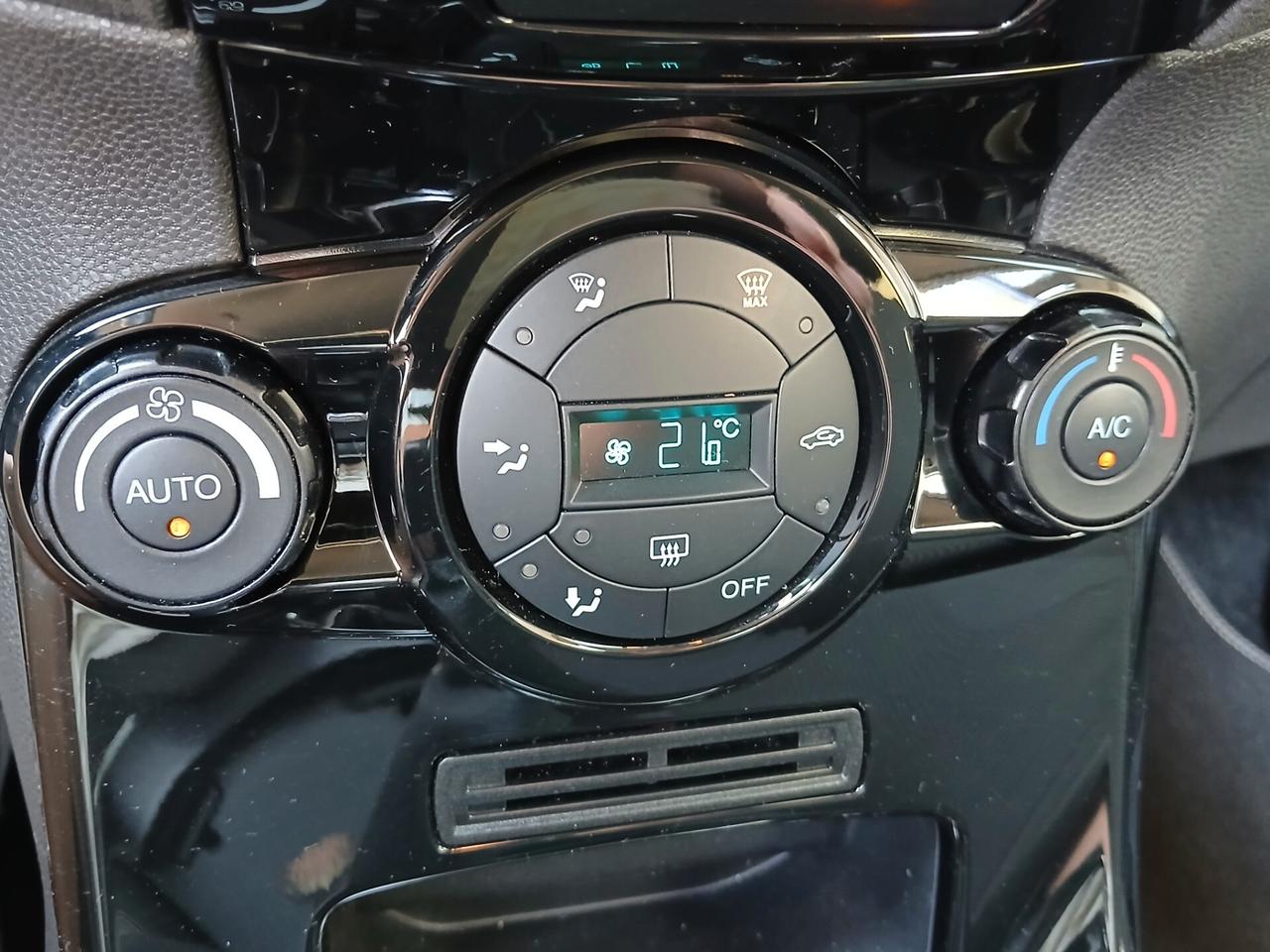 Ford Fiesta Titanium EURO 6B