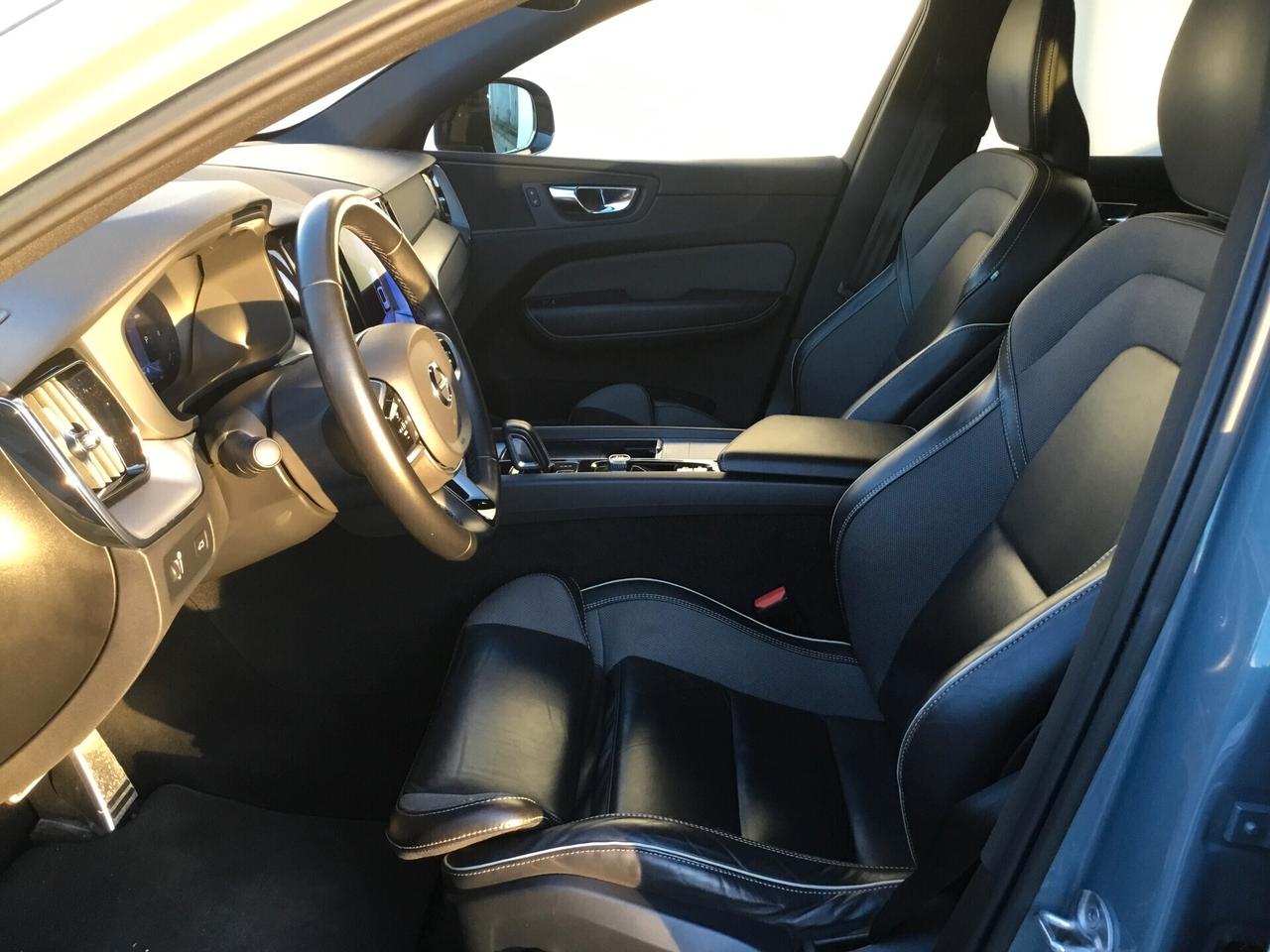 Volvo XC60 B5 (d) AWD AUT. R-DESIGN