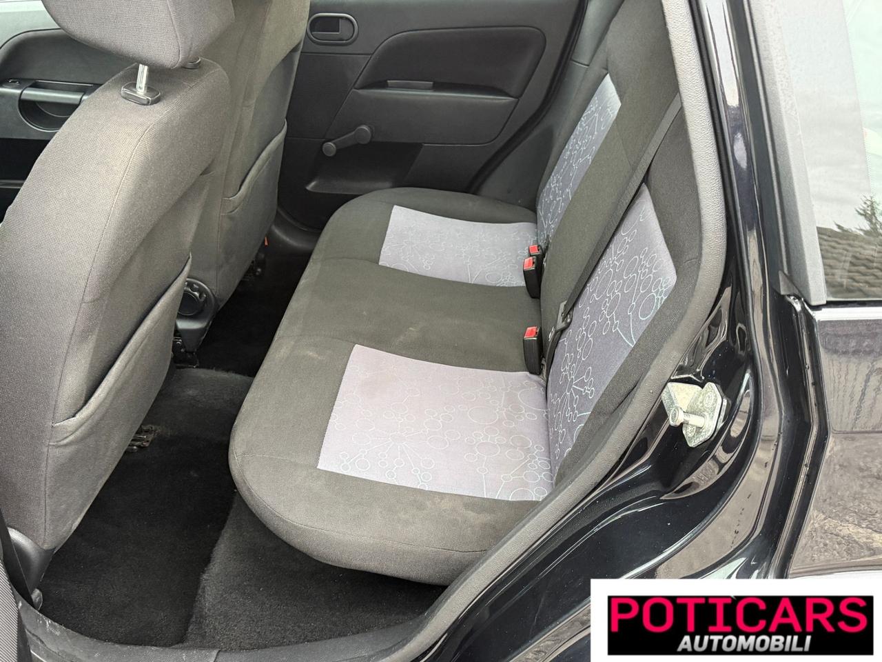 Ford Fiesta 1.5 TDCi 75CV 5