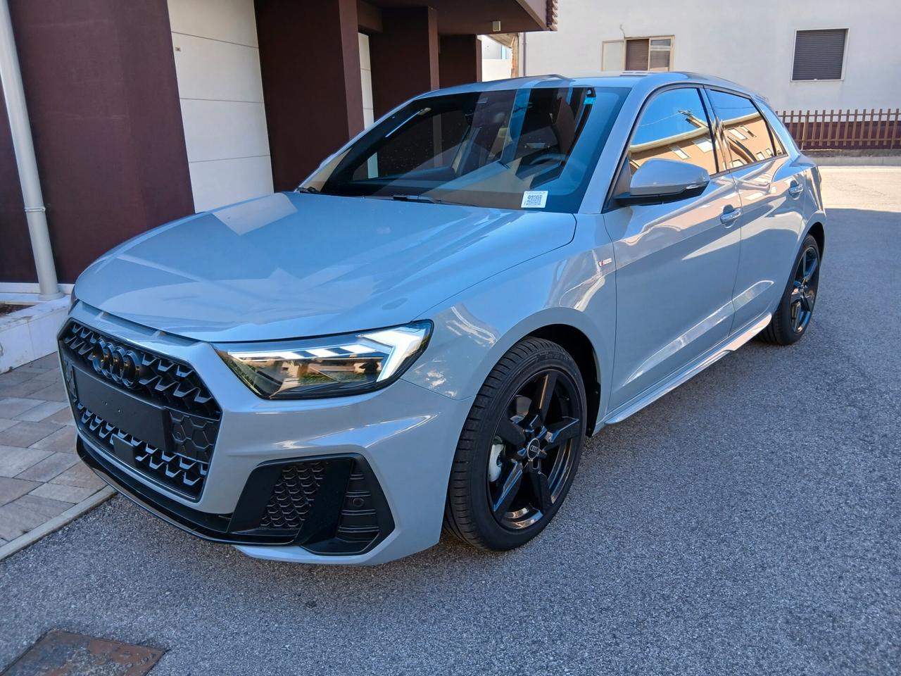 Audi A1 SPB 30 TFSI S line edition tua a € 212 mese