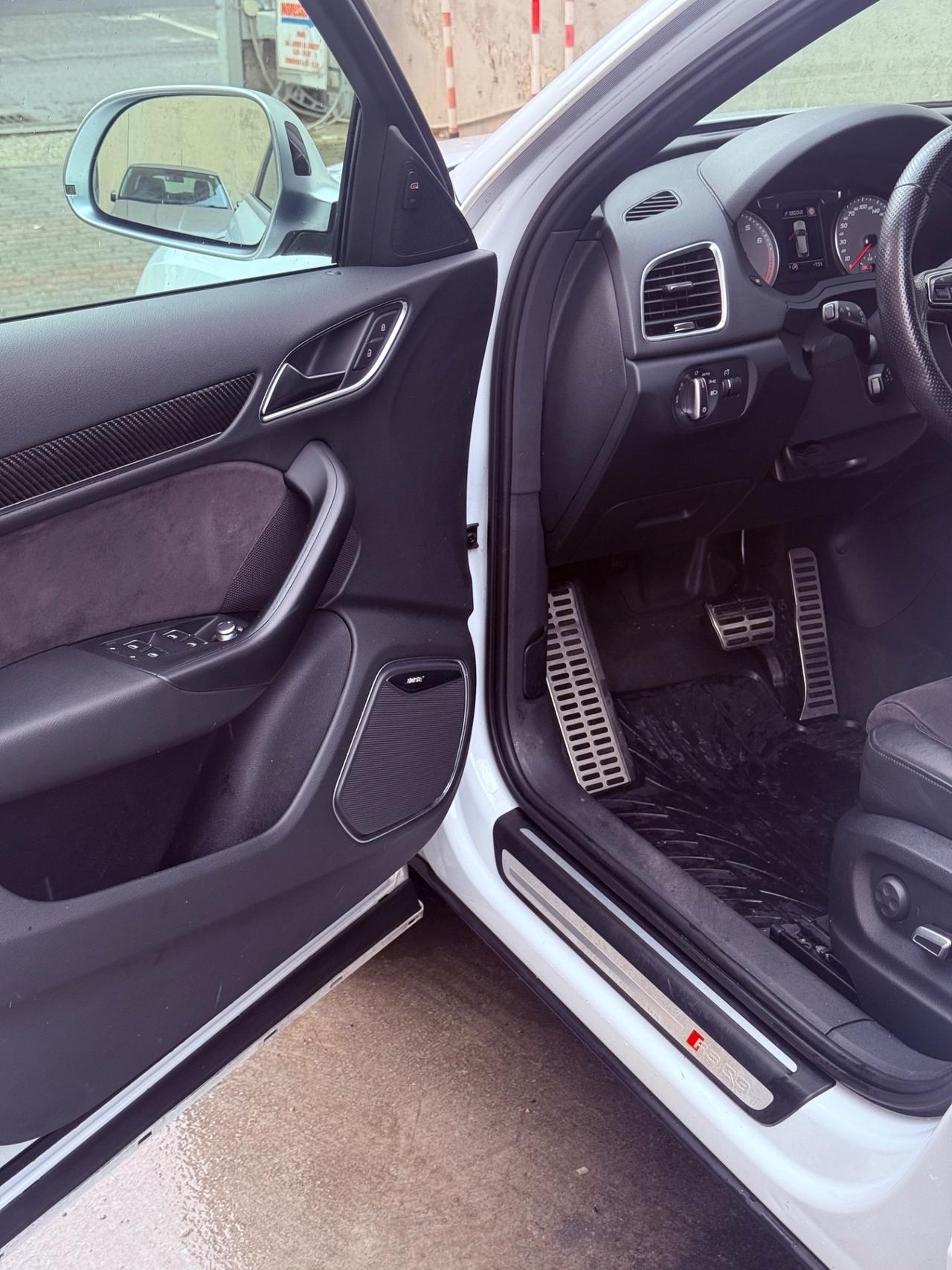 Audi Q3 RS 2.5 TFSI quattro S tronic