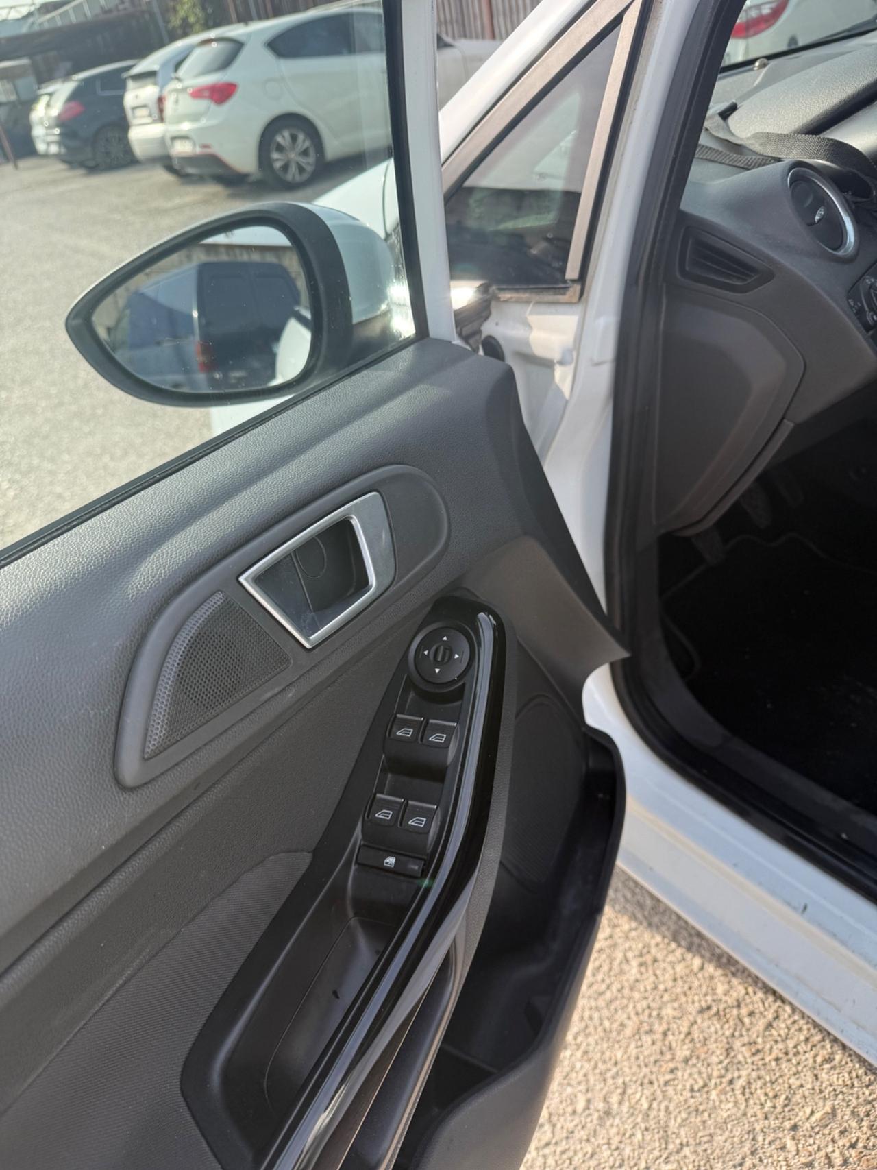 Ford Fiesta 1.4 5p. Bz.- GPL Titanium