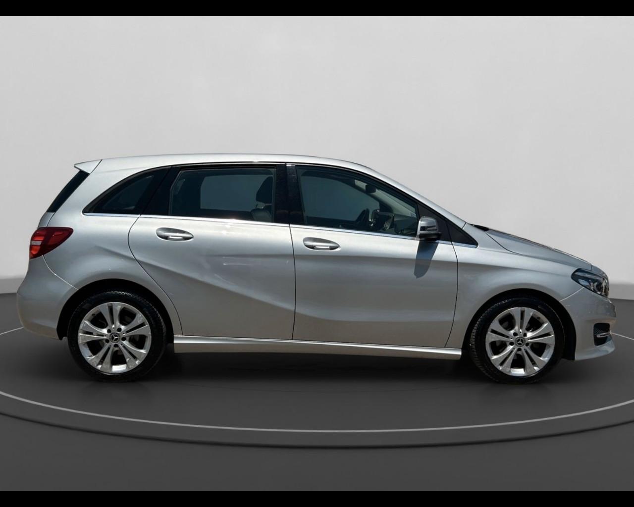Mercedes-Benz Classe B - T246 - B 180 d Sport Next auto