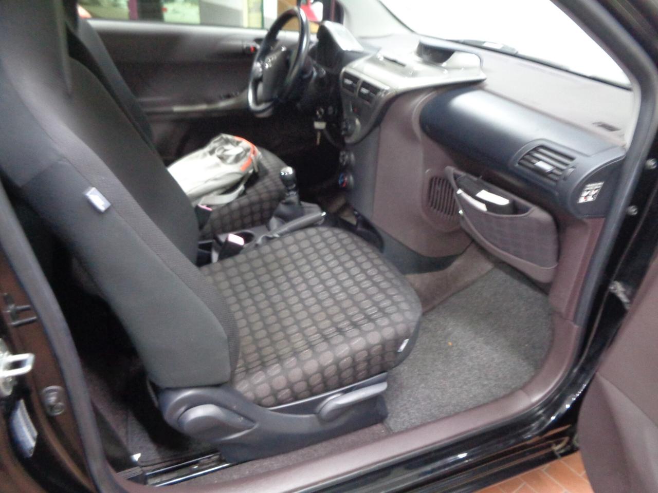 Toyota iQ 1.0 Sol