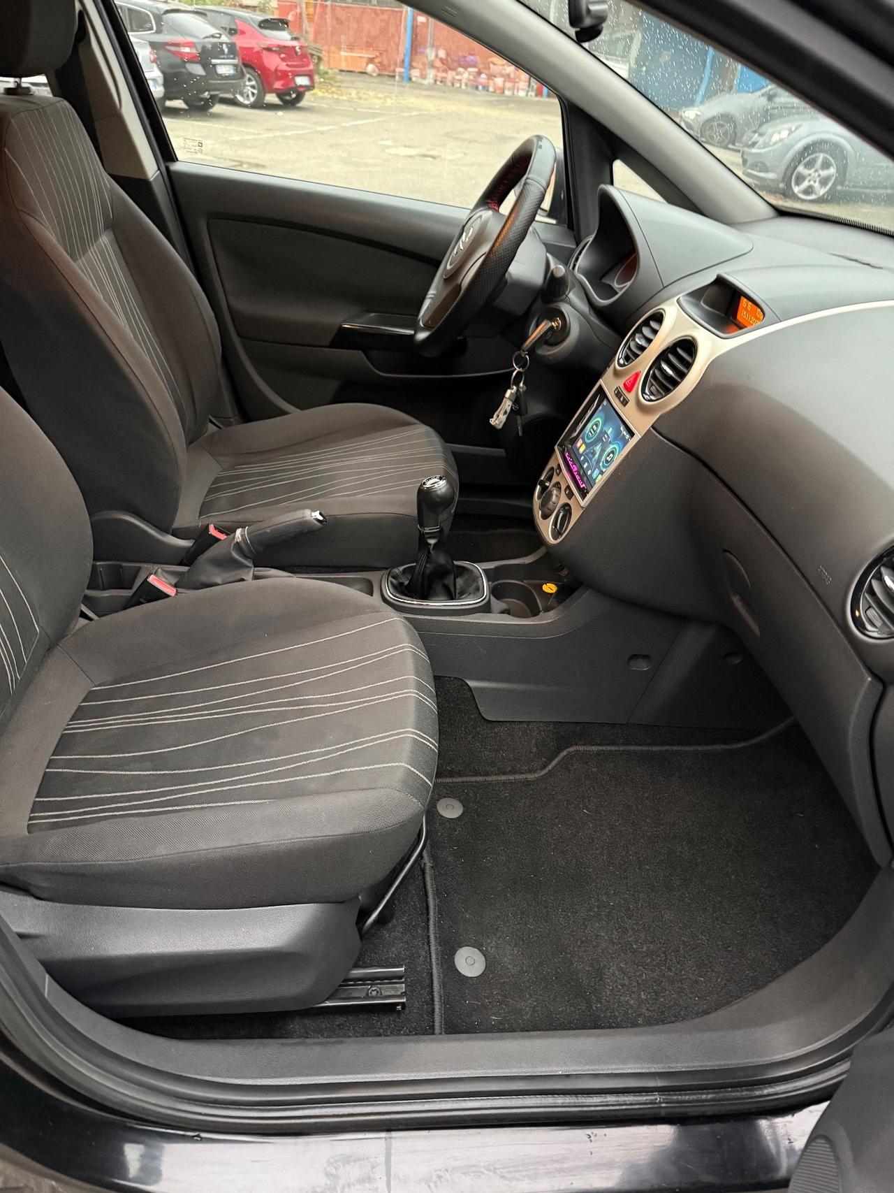 Opel Corsa 1.2 5 porte Cosmo