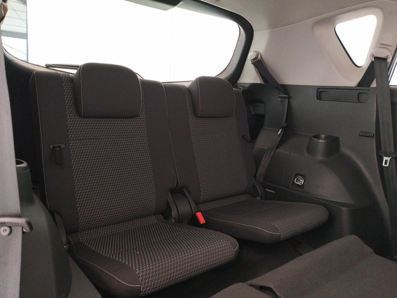 Toyota Verso 1.6 D-4D - 7 POSTI