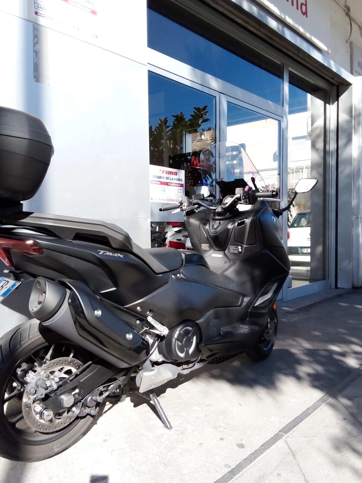 Yamaha TMAX 560